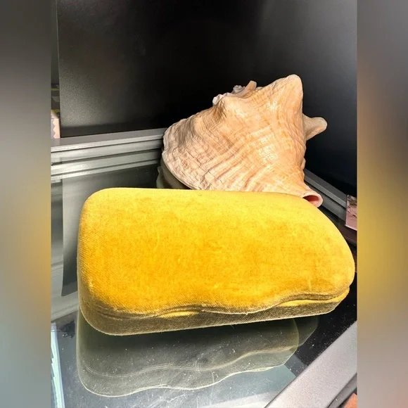 GUCCI Black Square Sunglasses - Picture 9 of 10